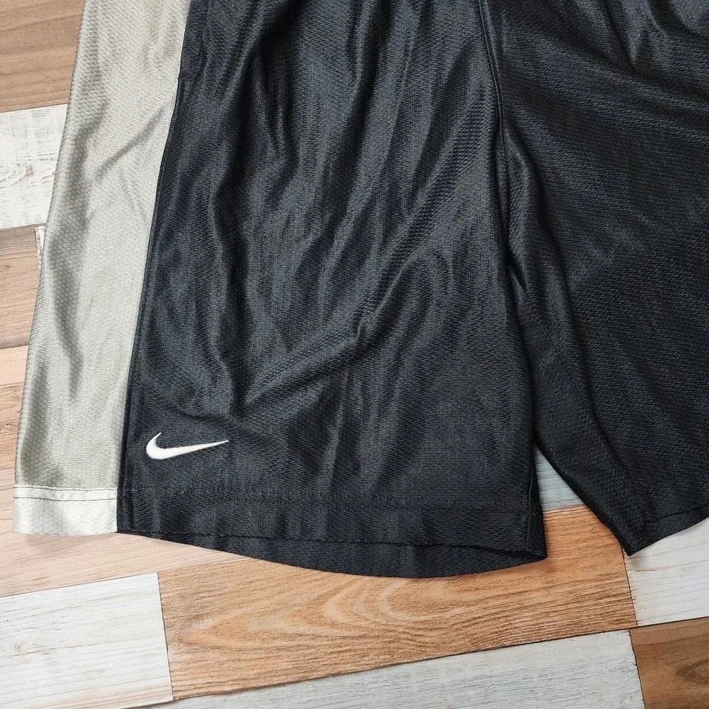 Nike Swoosh NBA Vintage 90s Men's Practice Black and Grey Mesh Shorts Sz Medium‎